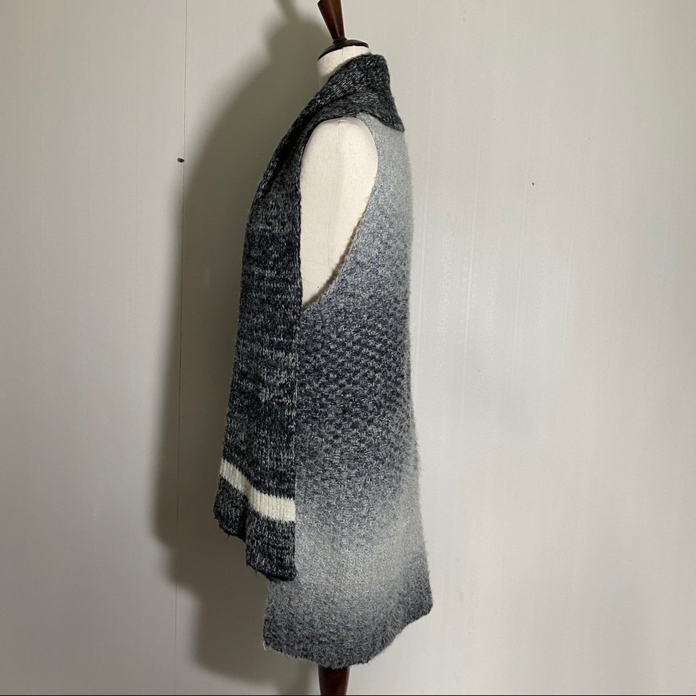 Janice Cardigan Sleeveless Sweater, One size - Picture 2 of 6